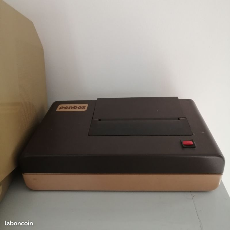 Ancien Minitel MATRA MO5 - Non Testé, Vendu En L'état, Bonne Occasion