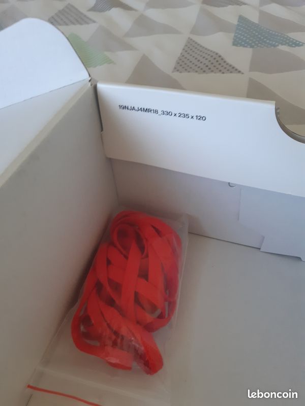 Jordan 4 métallique red (image 3)