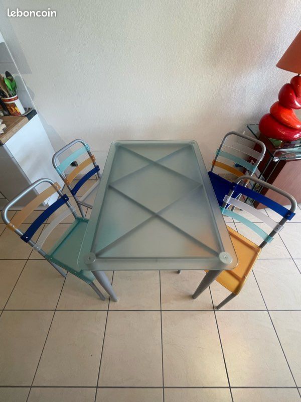 Jolie table à manger art moderne contemporaine avec ses 4 chaises colorées (image 1)