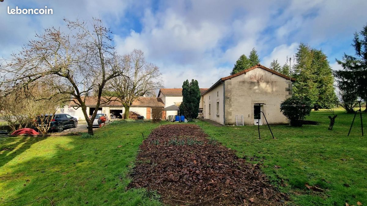 Maison 7 pièces 247 m² · à Chalagnac · 247 m² · 295 400 €