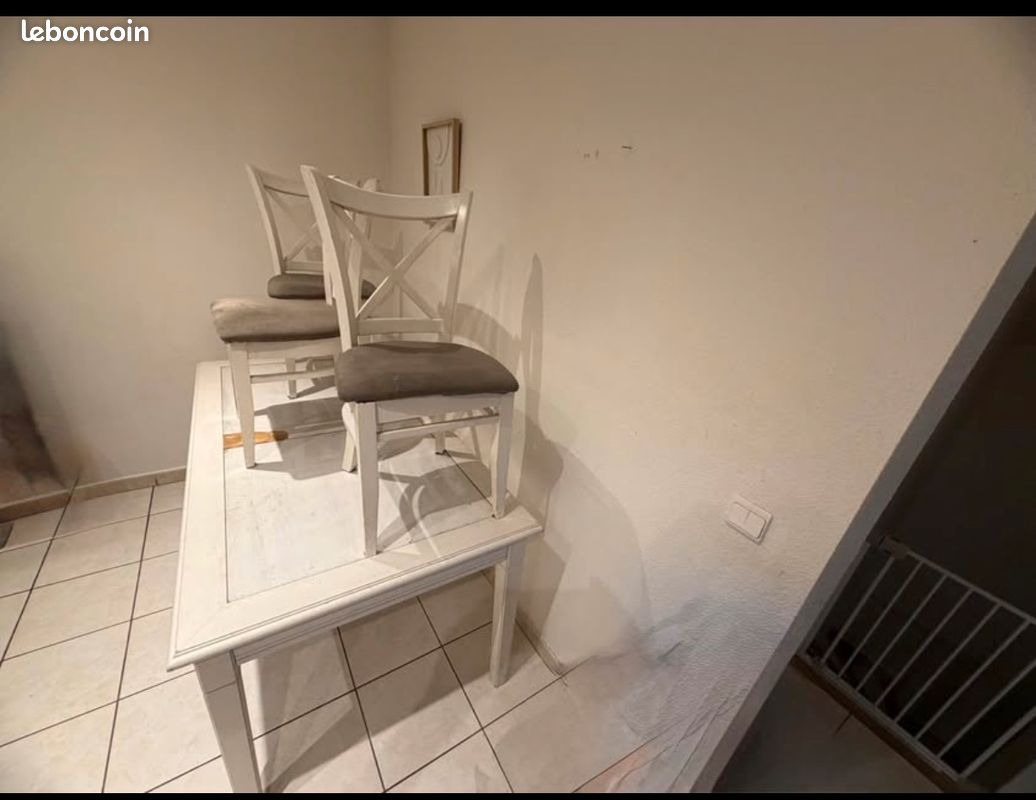 Table (image 1)