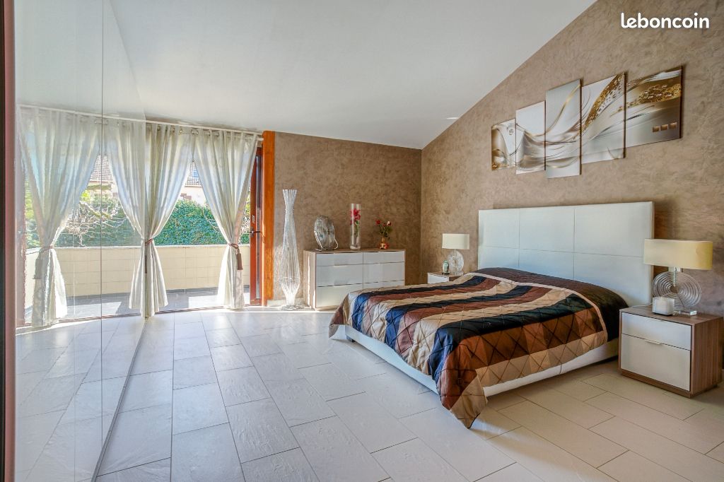 Maison 12 pièces 350 m² (image 3)