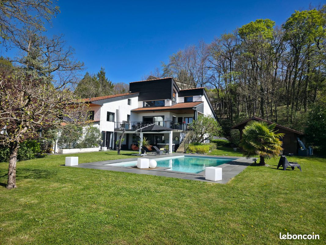 Maison 6 pièces 240 m² · à Thonon-les-Bains · 240 m² · 1 399 000 €