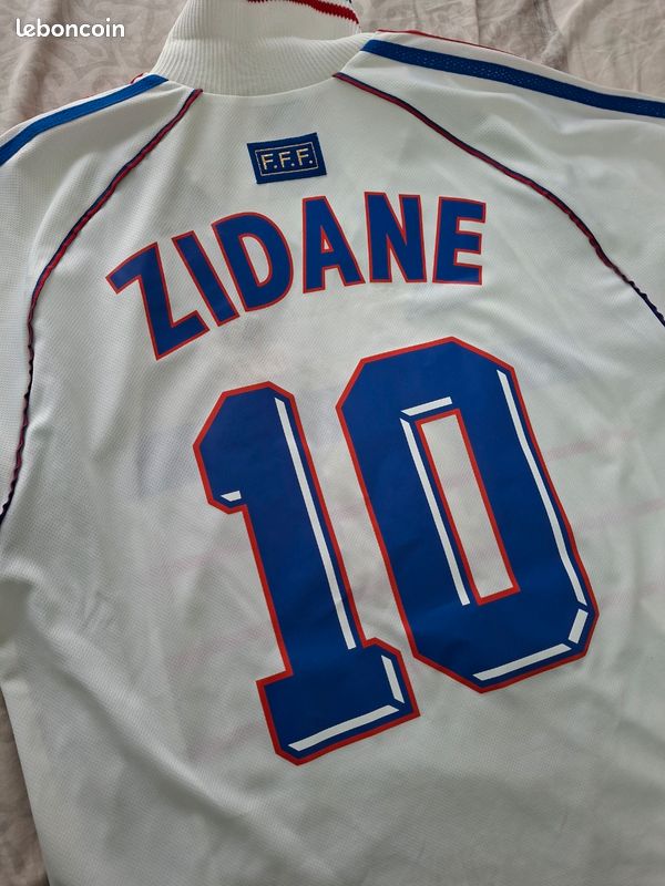 Maillot foot vintage Adidas équipe de France extérieur coupe du monde 98 floqué Zidane taille M (image 1)