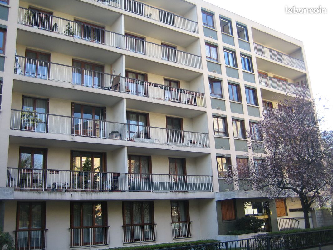 Appartement 4 pièces 82 m² · à Puteaux · 82 m² · 2 170 €/mois