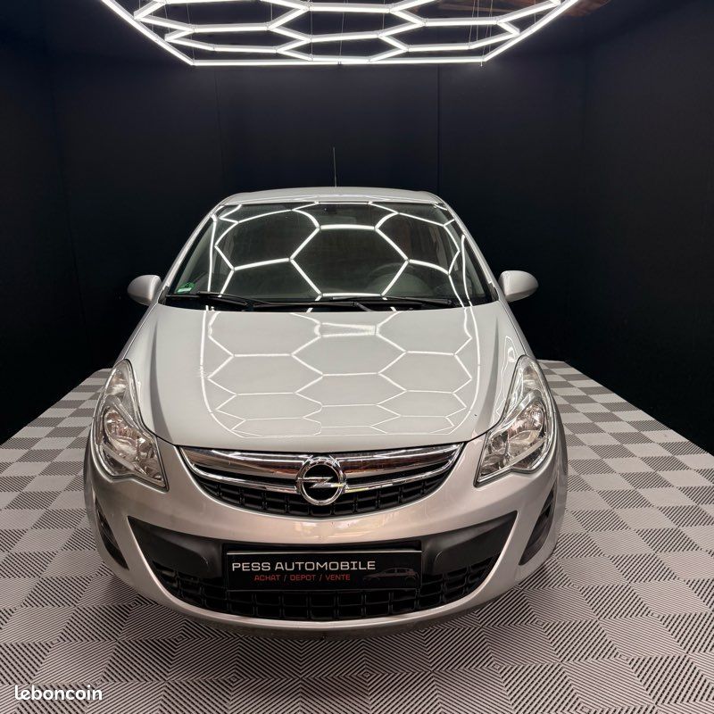 Opel corsa active - Clim - CarPlay - régulateur (image 1)