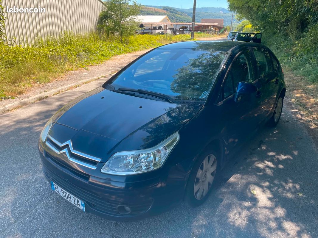 Citroën C4 1.6 hdi (6) CV 110CH ‘‘ 175000 ’’ KM EXCLUSIVE AMBIANCE PACK CLIM CT OK TRÈS ÉCONOMIQUE ATTELAGE REMORQUE KIT DISTRIBUTION + KIT EMBRAYAGE NEUF (image 1)