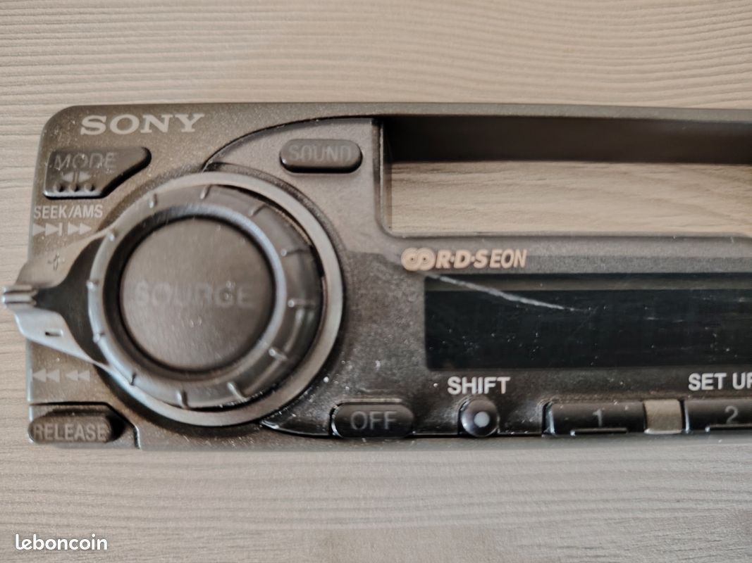 Façade Autoradio Sony pour ancienne voiture (image 3)