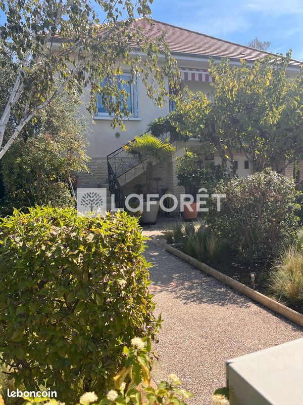 Maison 7 pièces 165 m² · à Gourdon · 165 m² · 260 000 €