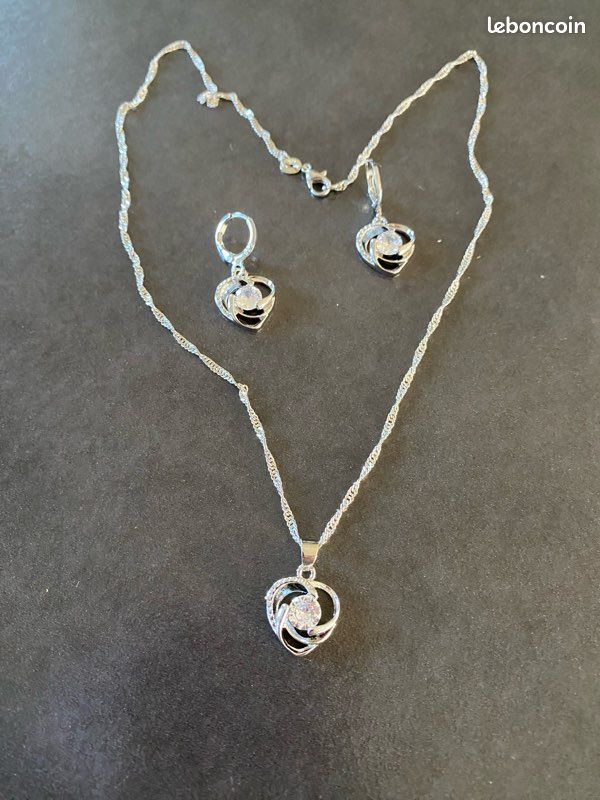 Jolie ensemble de bijoux fantaisie neuf (image 1)