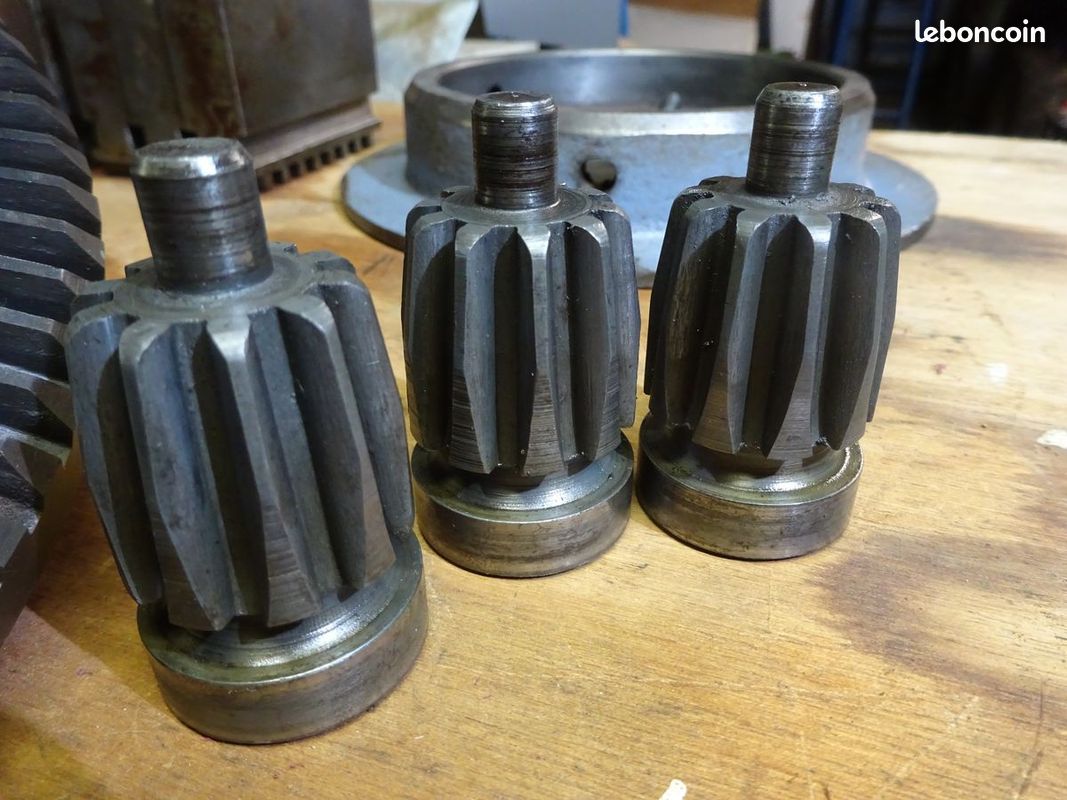 Mandrin 3 mors, marque "pro" ROHM, Ø 250mm, acier, serrage concentrique, avec mors durs monoblocs inter et exter + 2 jeux mors doux (image 17)