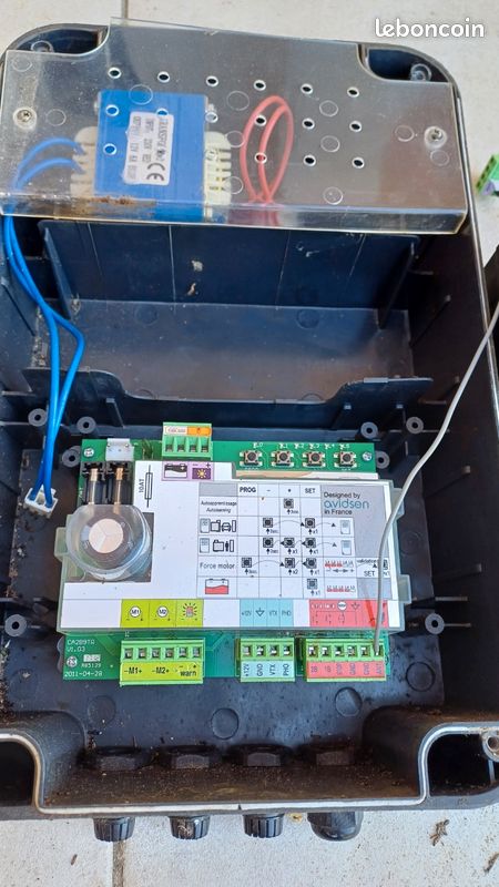 Motorisation portail avidsen avec batterie cellules et télécommande (image 3)