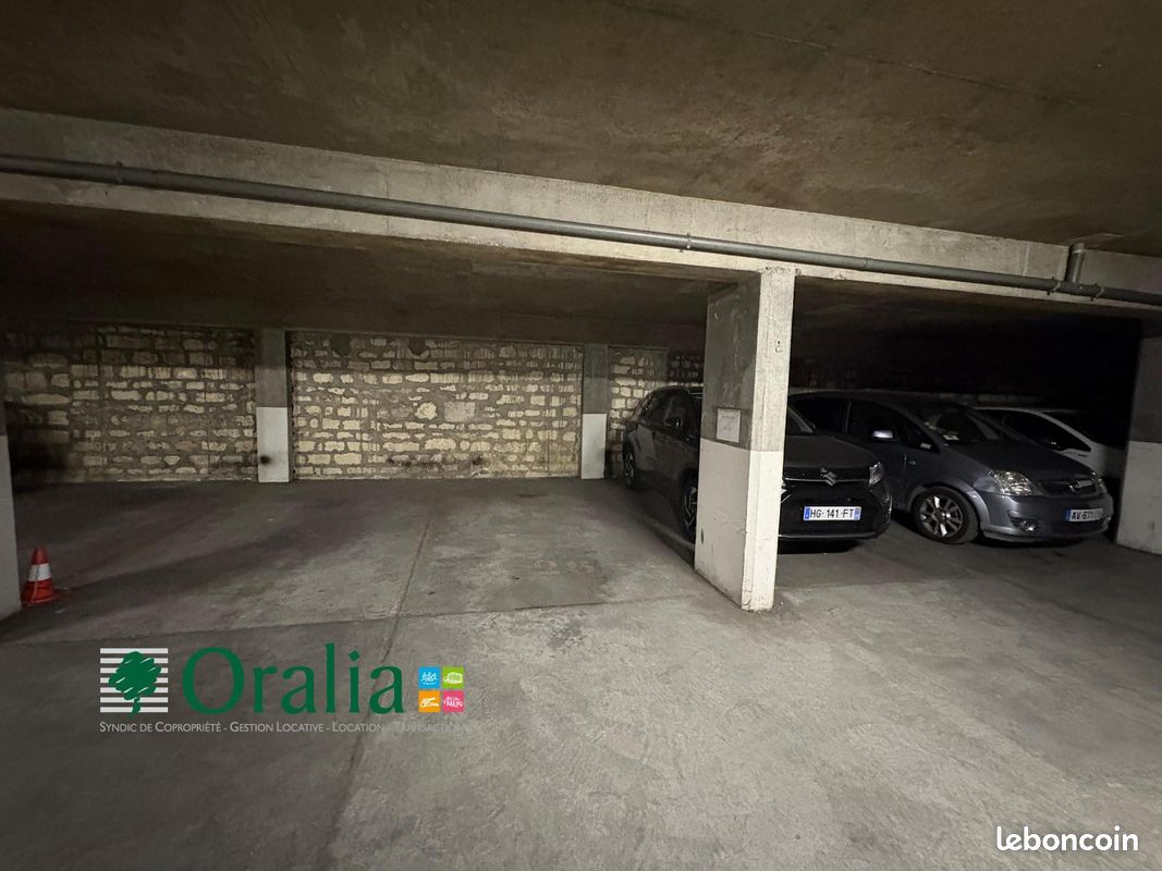 Parking PARIS · 100 €/mois