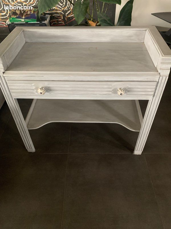 Coiffeuse en bois (image 1)