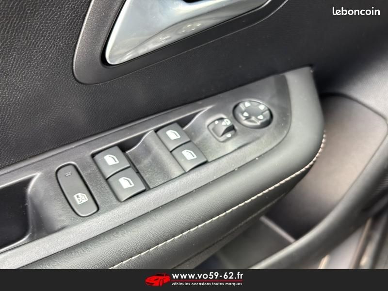 Peugeot 208 1.2 Hybrid 110ch Allure e-DCS6 (image 18)