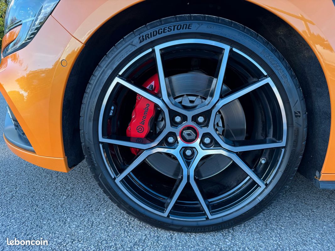 RENAULT MEGANE IV BERLINE TCe 300 EDC R.S. Trophy (image 7)