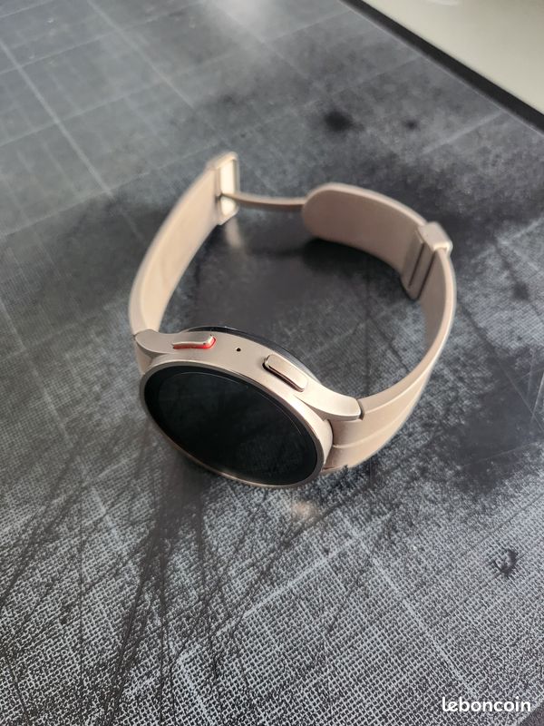 Montre connectée SAMSUNG GALAXY WATCH 5V PRO 4G (image 1)