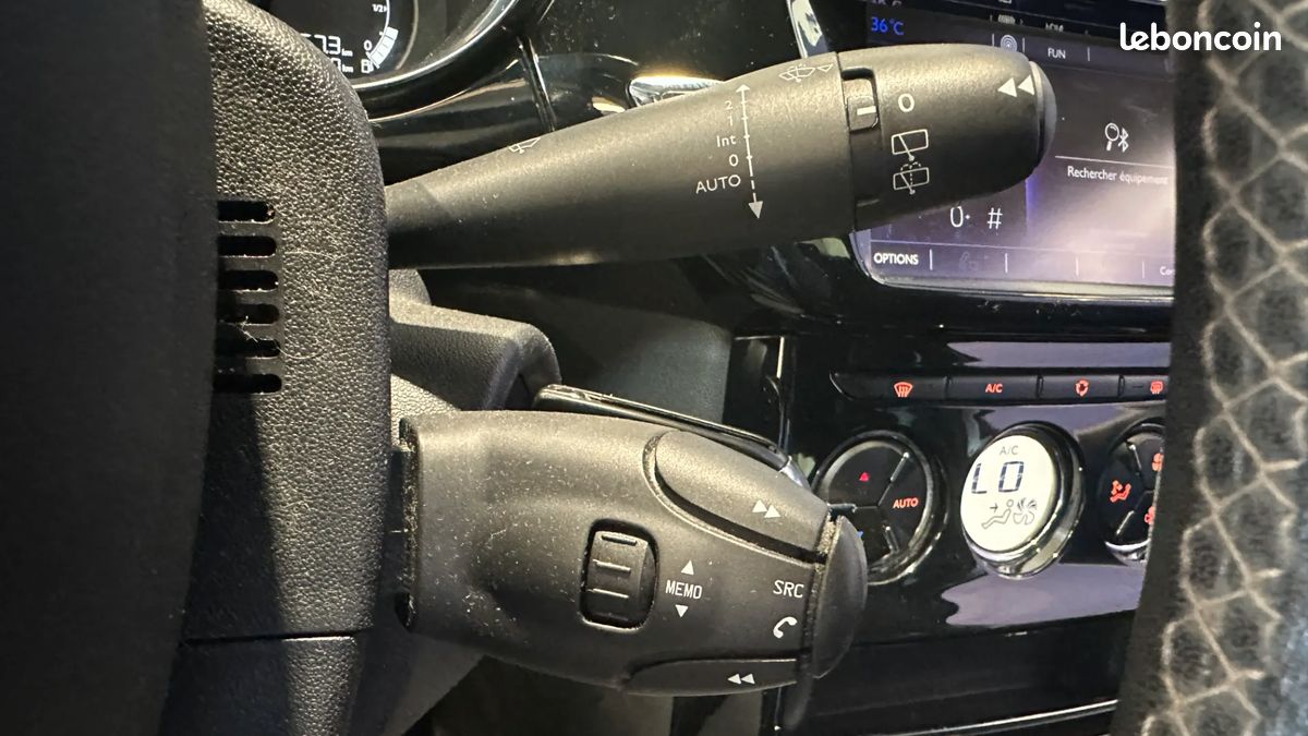 DS DS3 1.6 BlueHDI 100ch Executive - Régulateur de vitesse - Bluetooth - Climatisation (image 13)