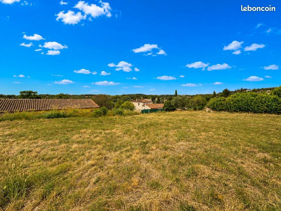 Terrain 1000 m² · à Draguignan · 163 000 €