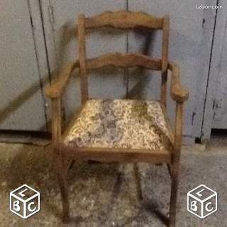 Petit fauteuil en bois (image 2)