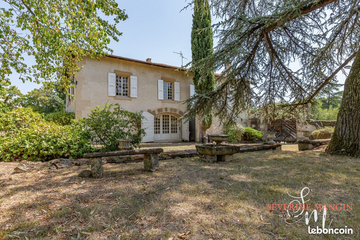 Maison 9 pièces 228 m² · à Romans-sur-Isère · 228 m² · 400 000 €