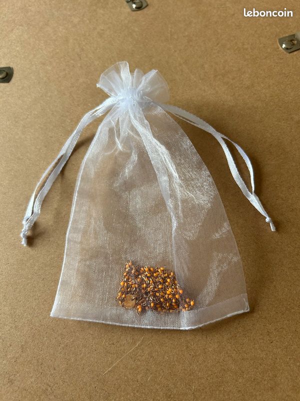 Collier long cuivré et perles oranges (image 3)
