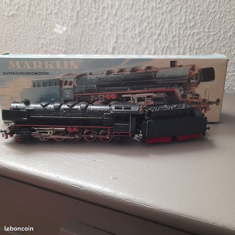 Märklin H0 - 3027 - Locomotive à vapeur avec tender (1) - BR