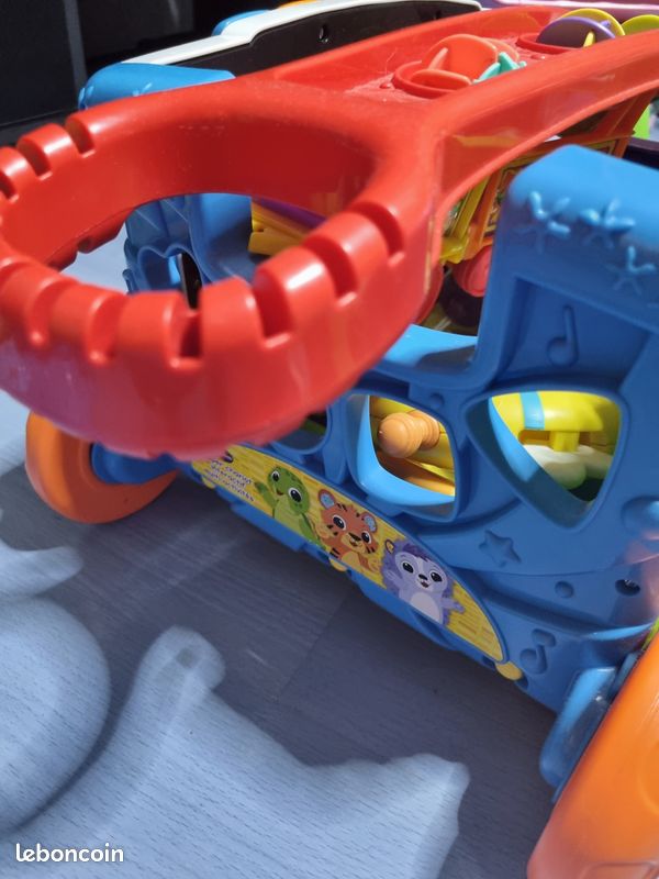 VTech Super Chariot Interactif – Le Chariot Multi-activités Qui Fait Marcher, Ranger Et Apprendre Dès 1 An !