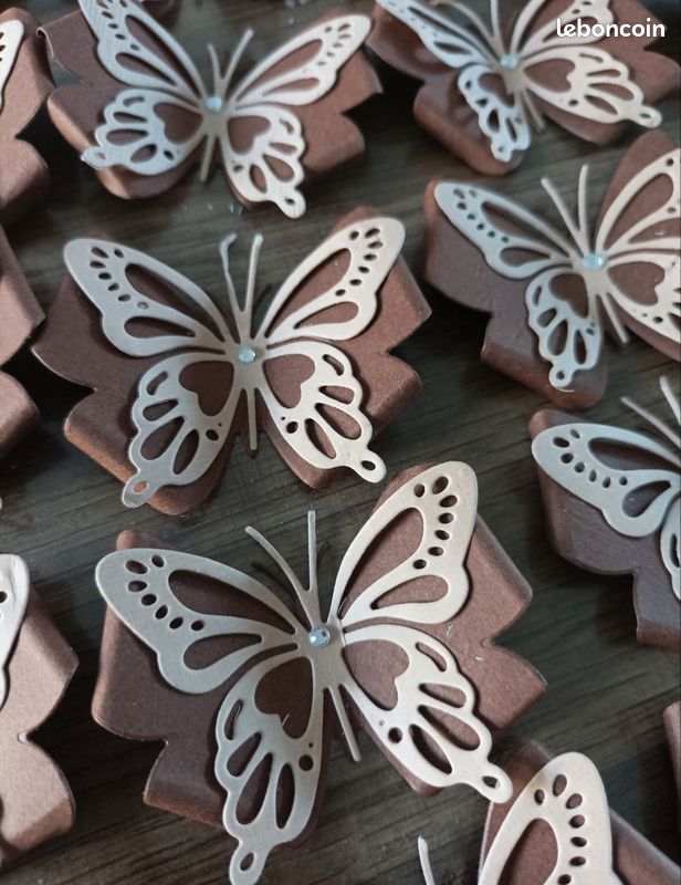 Lot de 20 papillons 3D scrapbooking en papier cartonné marron et blanc (image 1)