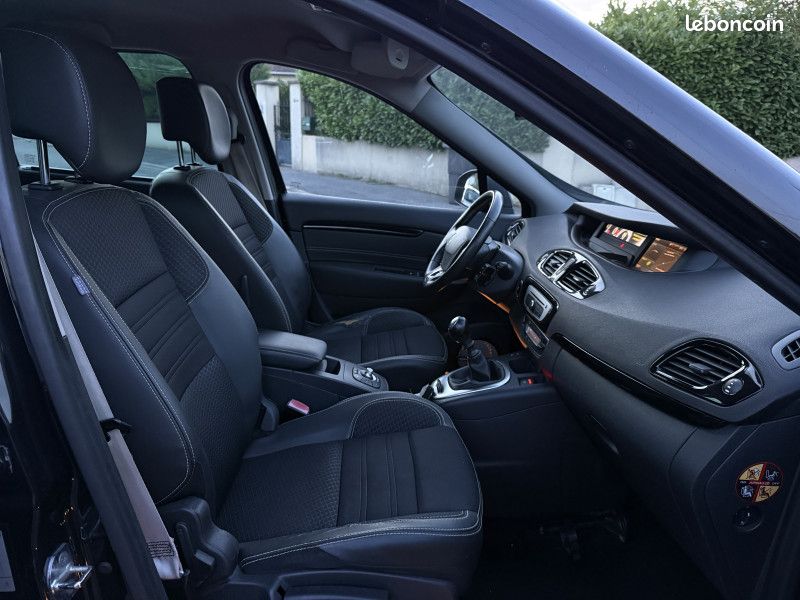 Renault GRAND SCENIC III 1.5 DCI 110CH ENERGY BOSE ECO² EURO6 7 PLACES 2015 (image 20)