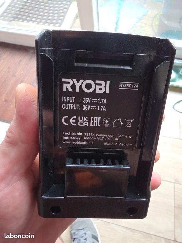 Chargeur Ryobi 36V 1.7A (image 4)