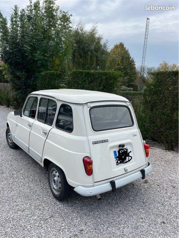 Renault R4 - Voitures