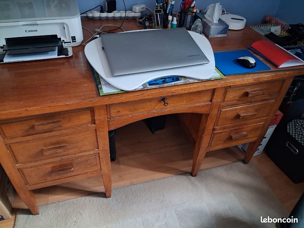 Bureau (image 1)