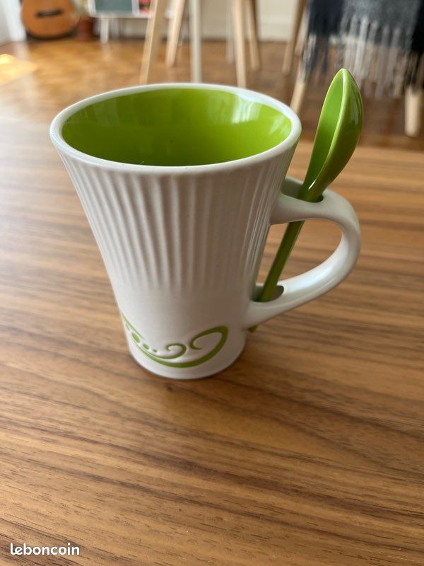 Tasse avec cuillère (image 1)