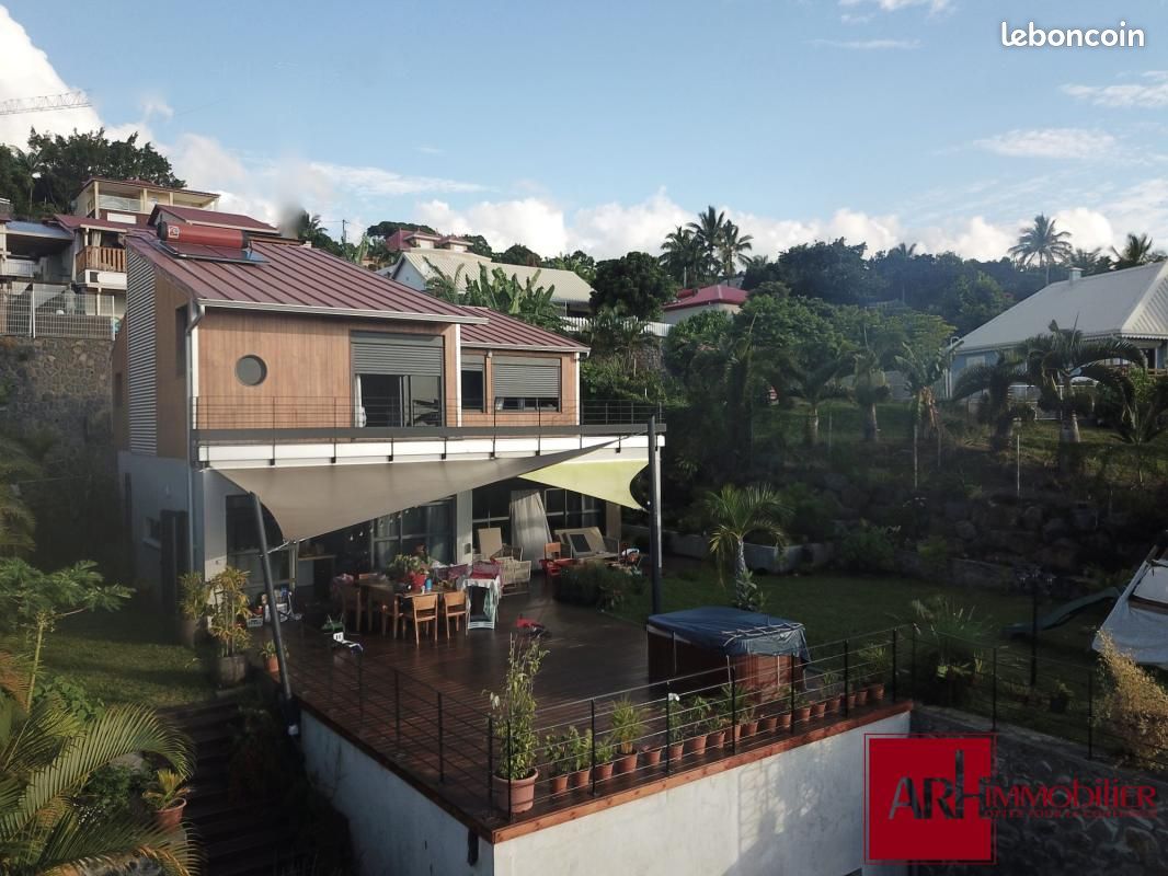 Maison 5 pièces 220 m² · à La Possession · 220 m² · 699 000 €