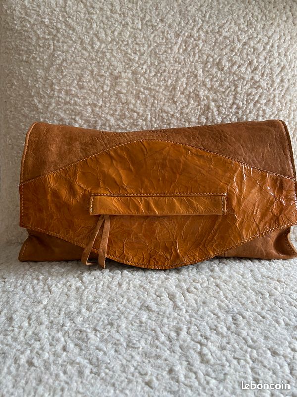 Pochette en cuir Camel (image 1)