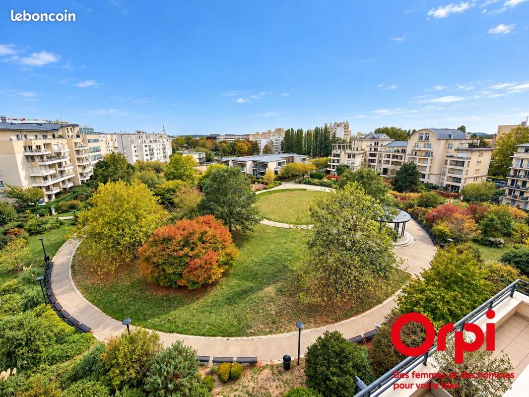 Appartement 6 pièces 140 m² · à Montigny-le-Bretonneux · 140 m² · 599 000 €