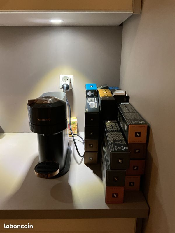 Vend cafetière Nespresso Premium Marron (image 1)