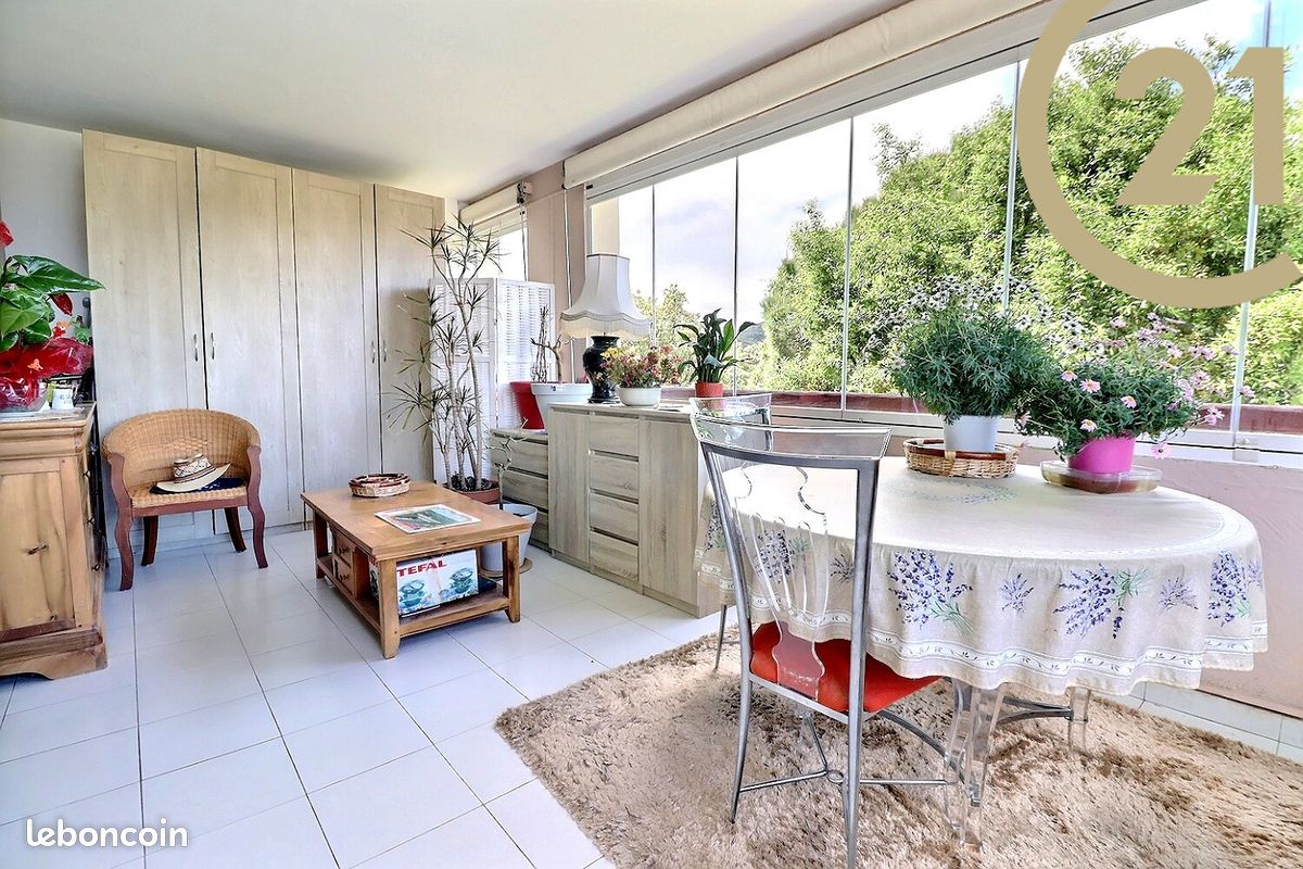 Appartement 2 pièces 64 m² · à Roquebrune-sur-Argens · 64 m² · 259 000 €