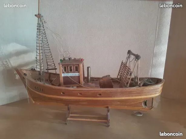 Maquette Chalutier 2000 Joustra - Neuf Jamais Monté (semble Complet)