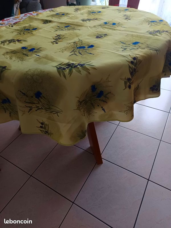 Nappe ovale anti-tâche verte (image 2)