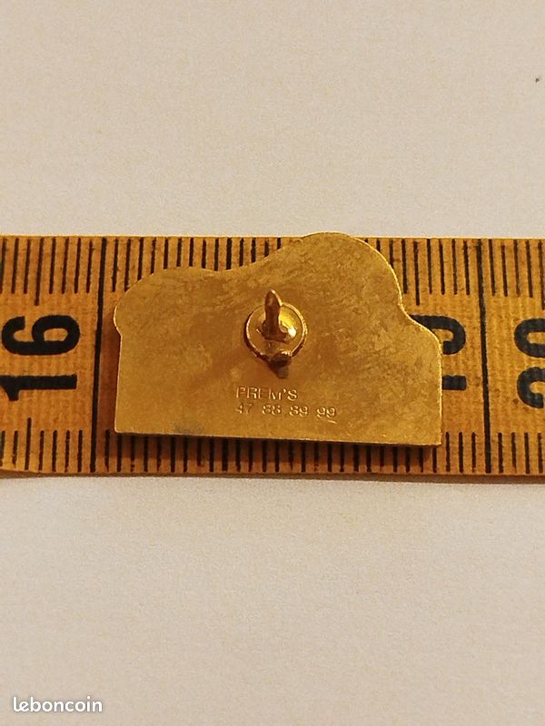 Pin's biscotte l'Angevine (image 2)