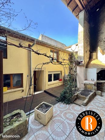 Maison 8 pièces 250 m²
