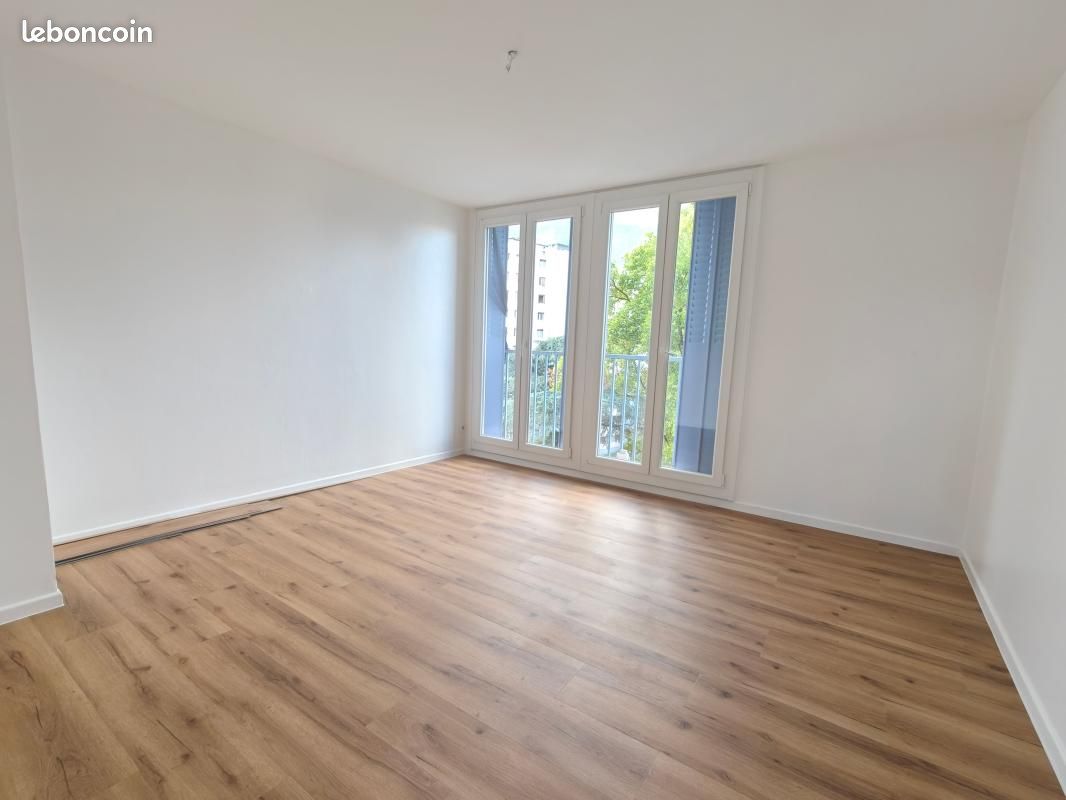 Appartement 4 pièces 70 m² · à Fontaine · 70 m² · 790 €/mois