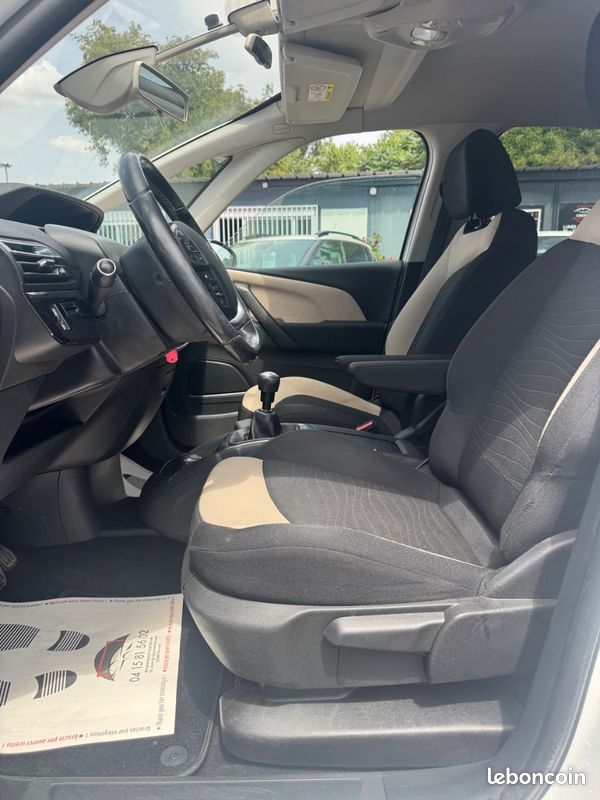 Citroën C4 Picasso 1.6 BlueHDi 115CH Exclusive S&S (image 9)