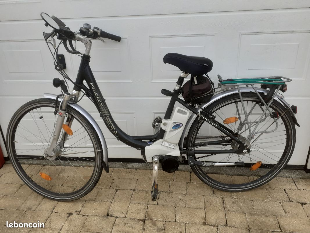 Vélo Vintage Femme Peugeot - Transmission Par Courroie - Rose, Rare