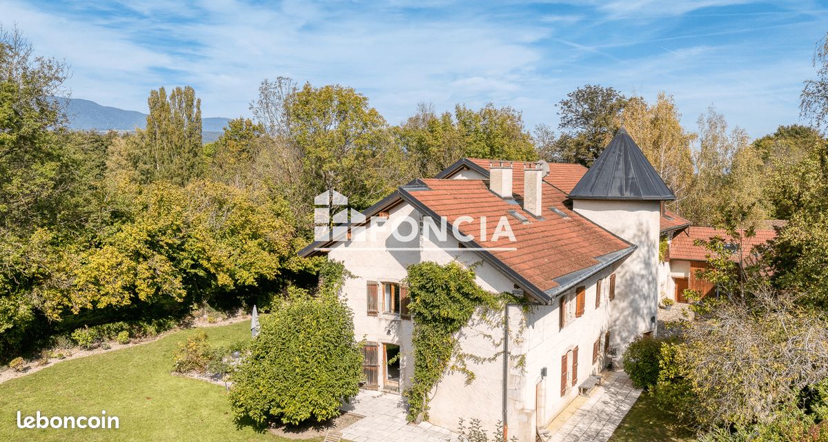 Maison 8 pièces 697 m² · à Versonnex · 697 m² · 2 750 000 €