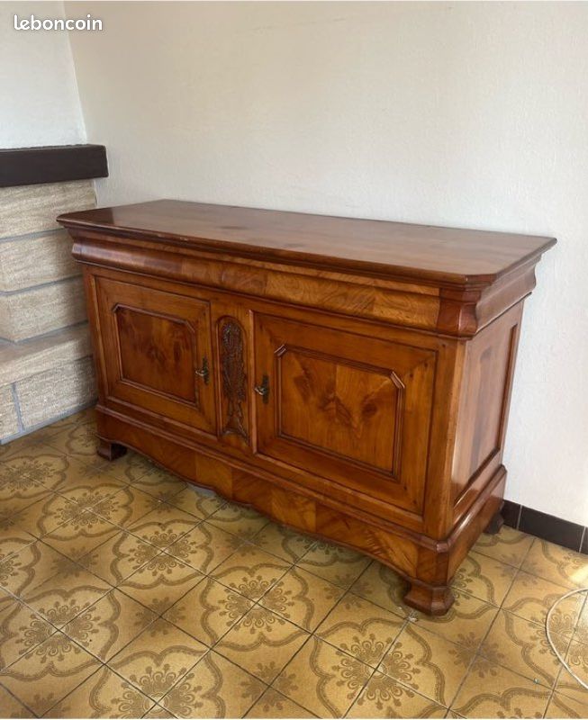 Buffet bas en merisier massif style Louis-Philippe (image 1)