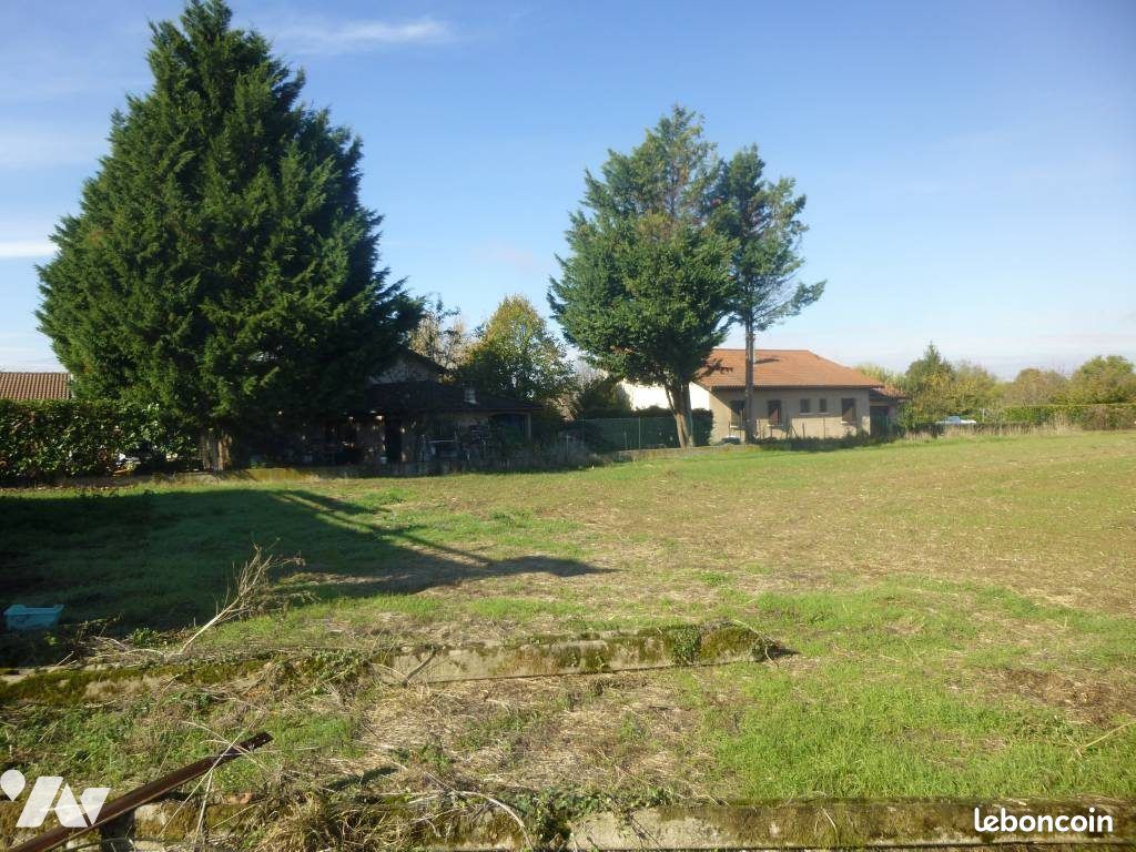 Terrain 744 m² · à Ambérieux-en-Dombes · 744 m² · 135 000 €