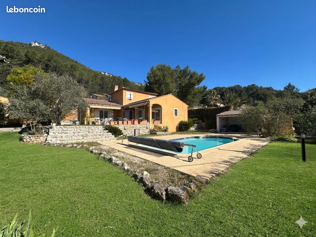 Maison 6 pièces 138 m² · à Cuges-les-Pins · 138 m² · 615 000 €